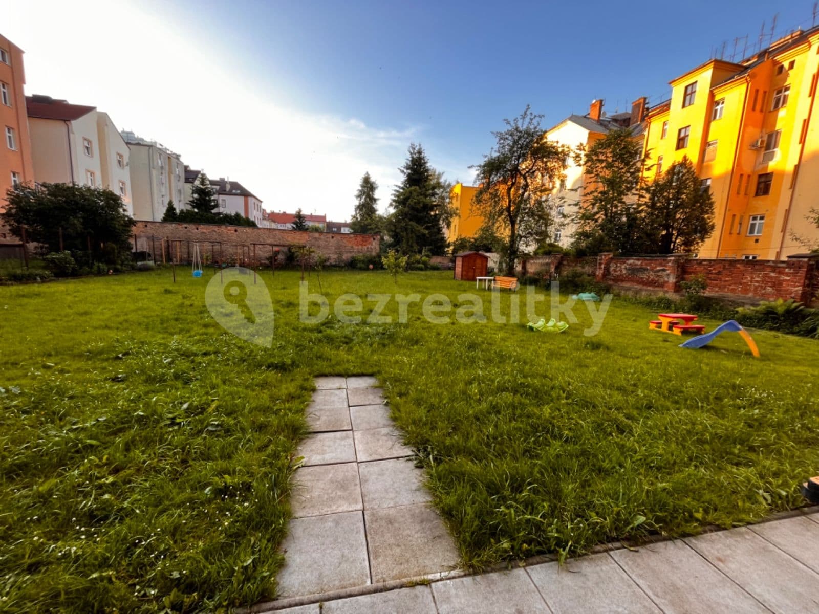 2 bedroom with open-plan kitchen flat to rent, 65 m², Alešova, Plzeň, Plzeňský Region 2 bedroom with open-plan kitchen flat to rent, 65 m², Alešova, Plzeň, Plzeňský Region