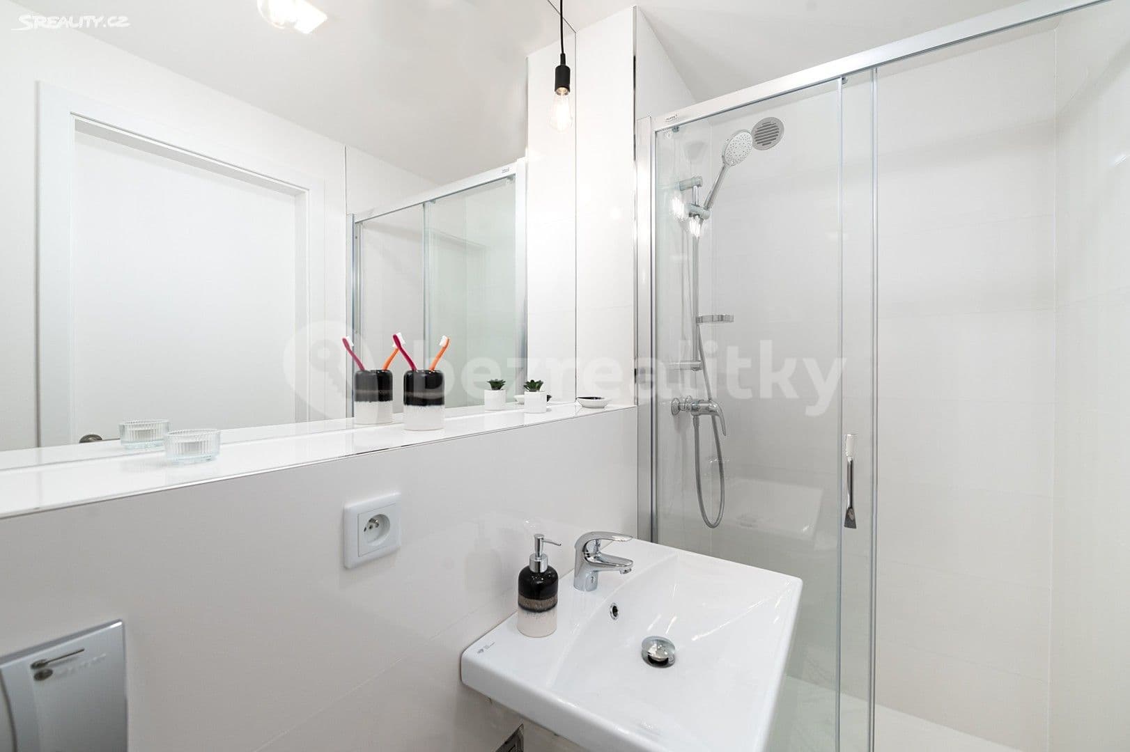1 bedroom with open-plan kitchen flat to rent, 46 m², Čenětická, Prague, Prague 1 bedroom with open-plan kitchen flat to rent, 46 m², Čenětická, Prague, Prague