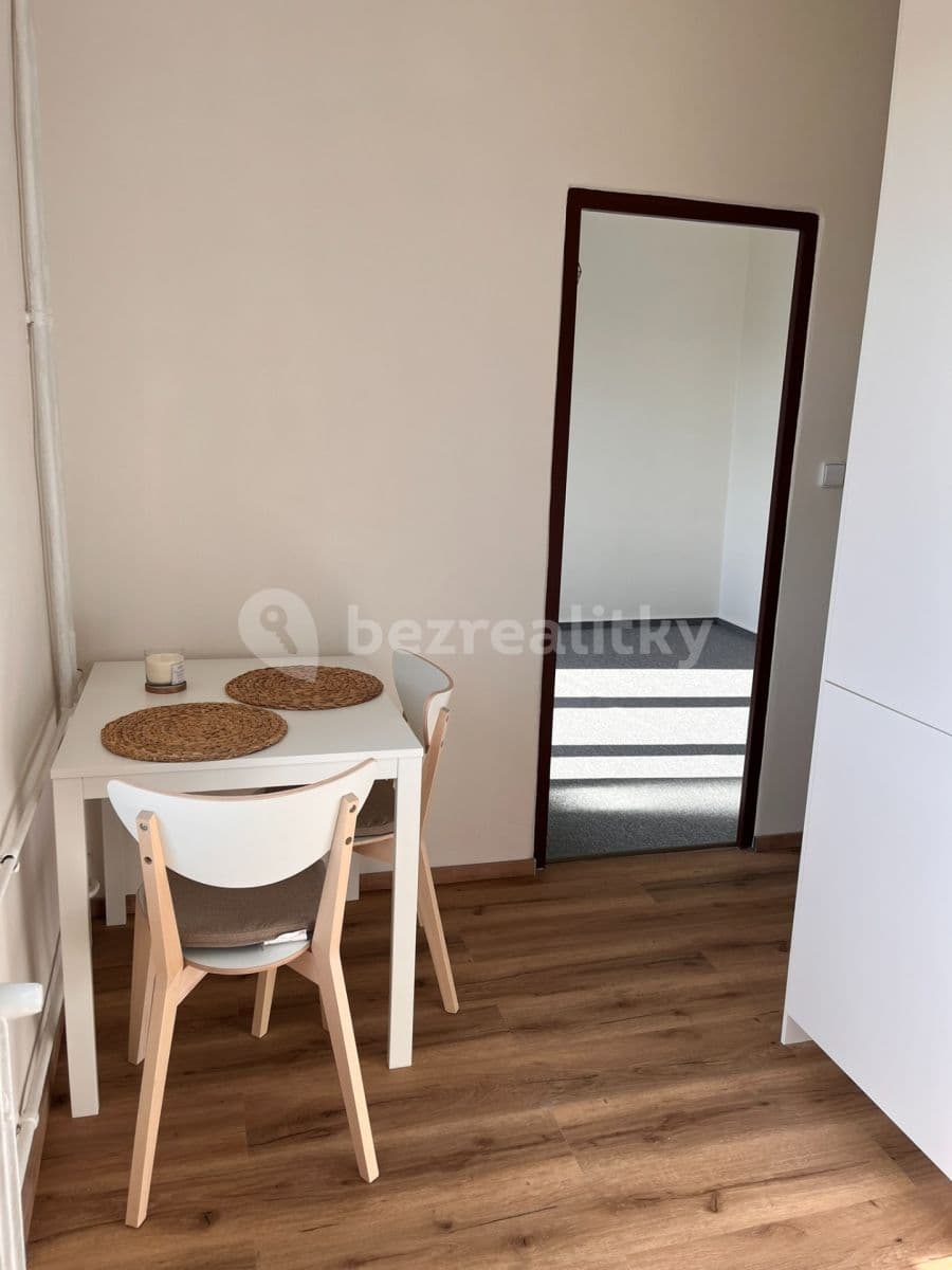 3 bedroom flat to rent, 65 m², Na Stezce, Prague, Prague 3 bedroom flat to rent, 65 m², Na Stezce, Prague, Prague