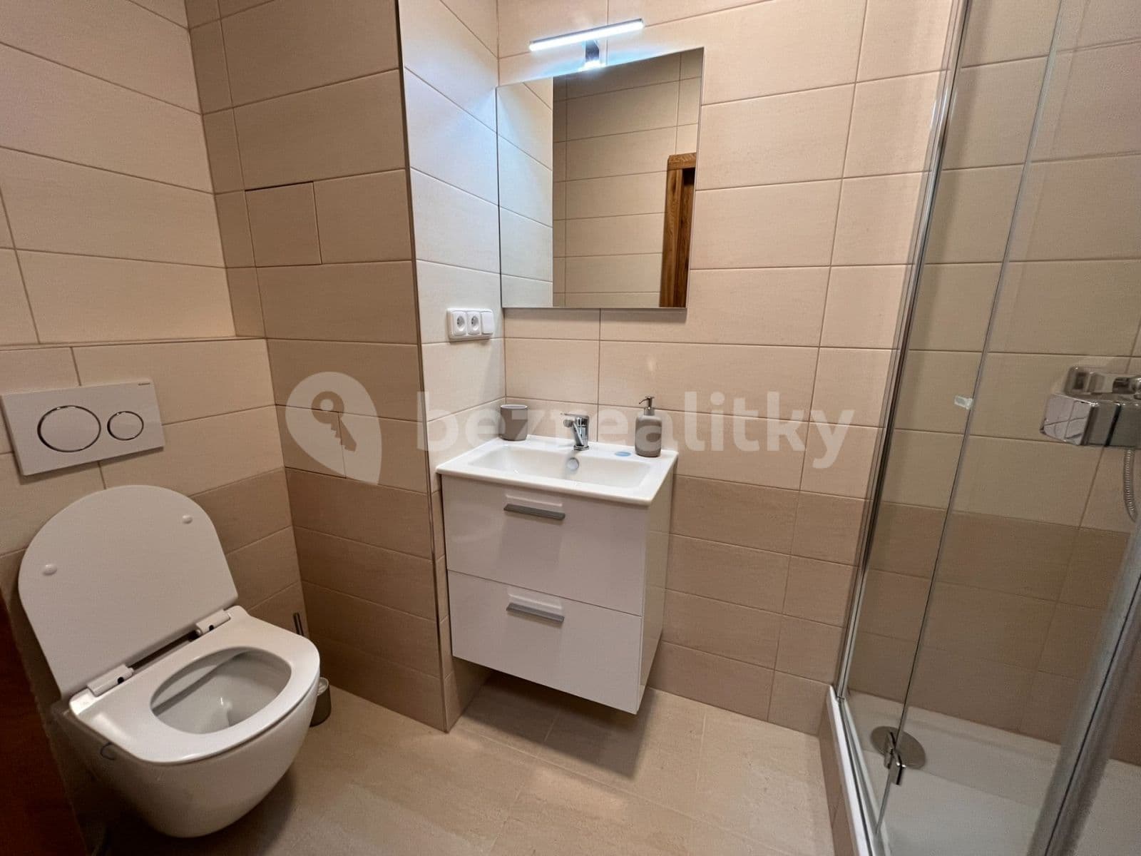 3 bedroom flat to rent, 65 m², Na Stezce, Prague, Prague 3 bedroom flat to rent, 65 m², Na Stezce, Prague, Prague