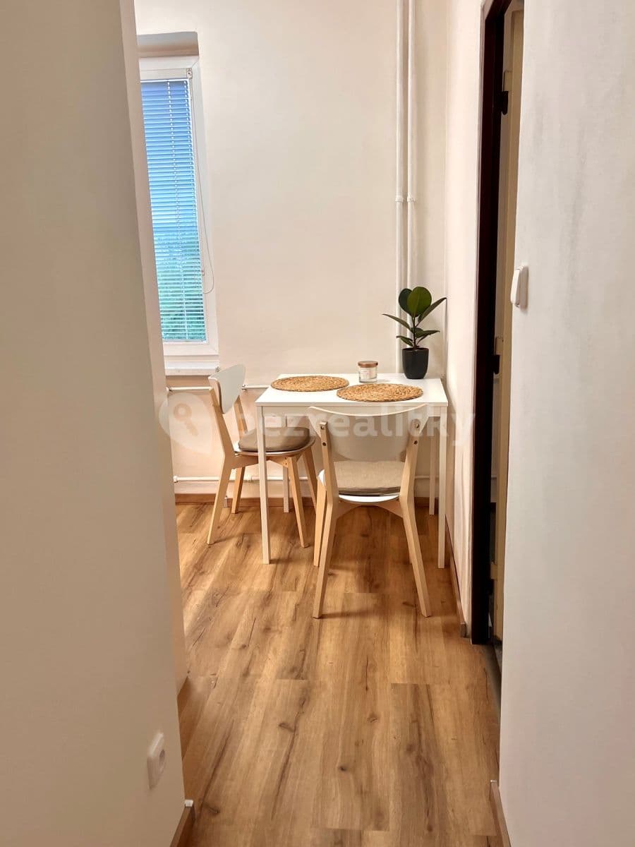 3 bedroom flat to rent, 65 m², Na Stezce, Prague, Prague 3 bedroom flat to rent, 65 m², Na Stezce, Prague, Prague