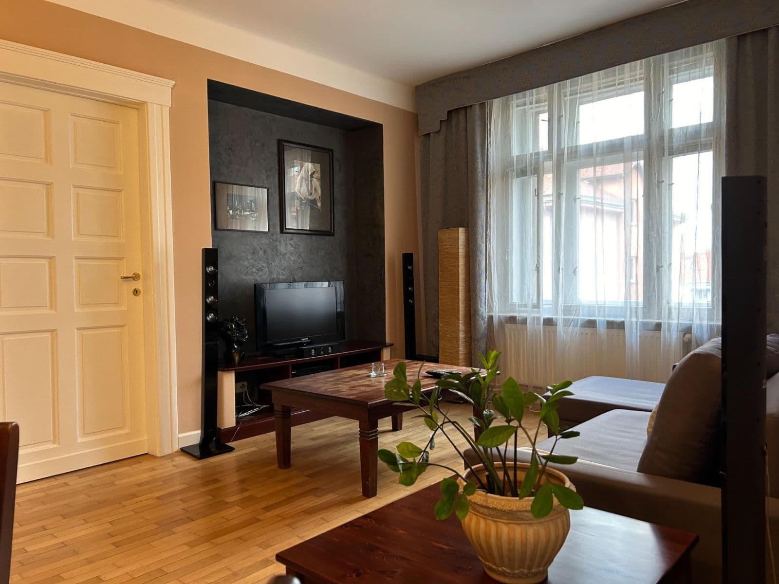 2 bedroom with open-plan kitchen flat to rent, 73 m², Čajkovského, Prague, Prague 2 bedroom with open-plan kitchen flat to rent, 73 m², Čajkovského, Prague, Prague