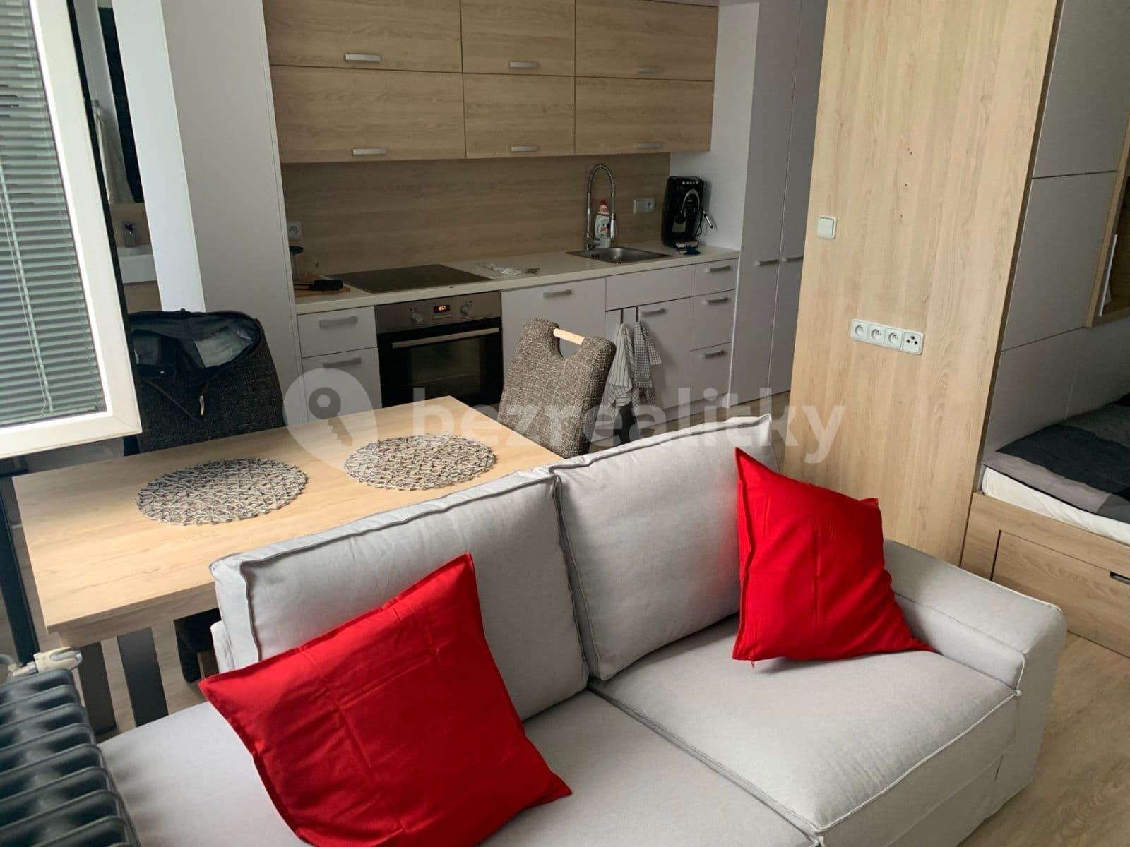 Small studio flat to rent, 32 m², Topolová, Prague, Prague Small studio flat to rent, 32 m², Topolová, Prague, Prague