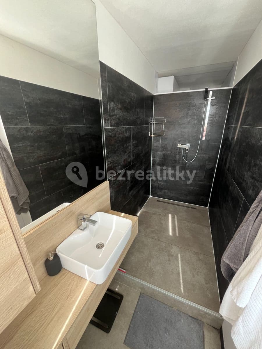 Small studio flat to rent, 32 m², Topolová, Prague, Prague Small studio flat to rent, 32 m², Topolová, Prague, Prague