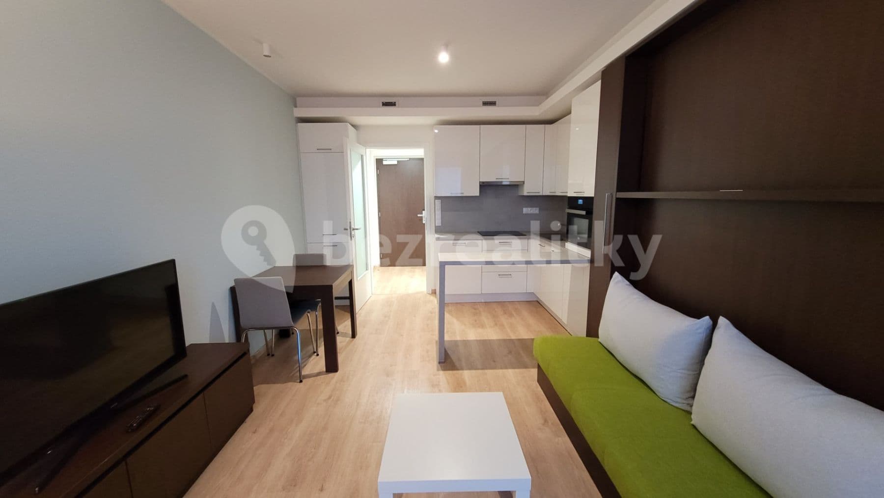 Studio flat to rent, 31 m², Mukařovského, Prague, Prague Studio flat to rent, 31 m², Mukařovského, Prague, Prague
