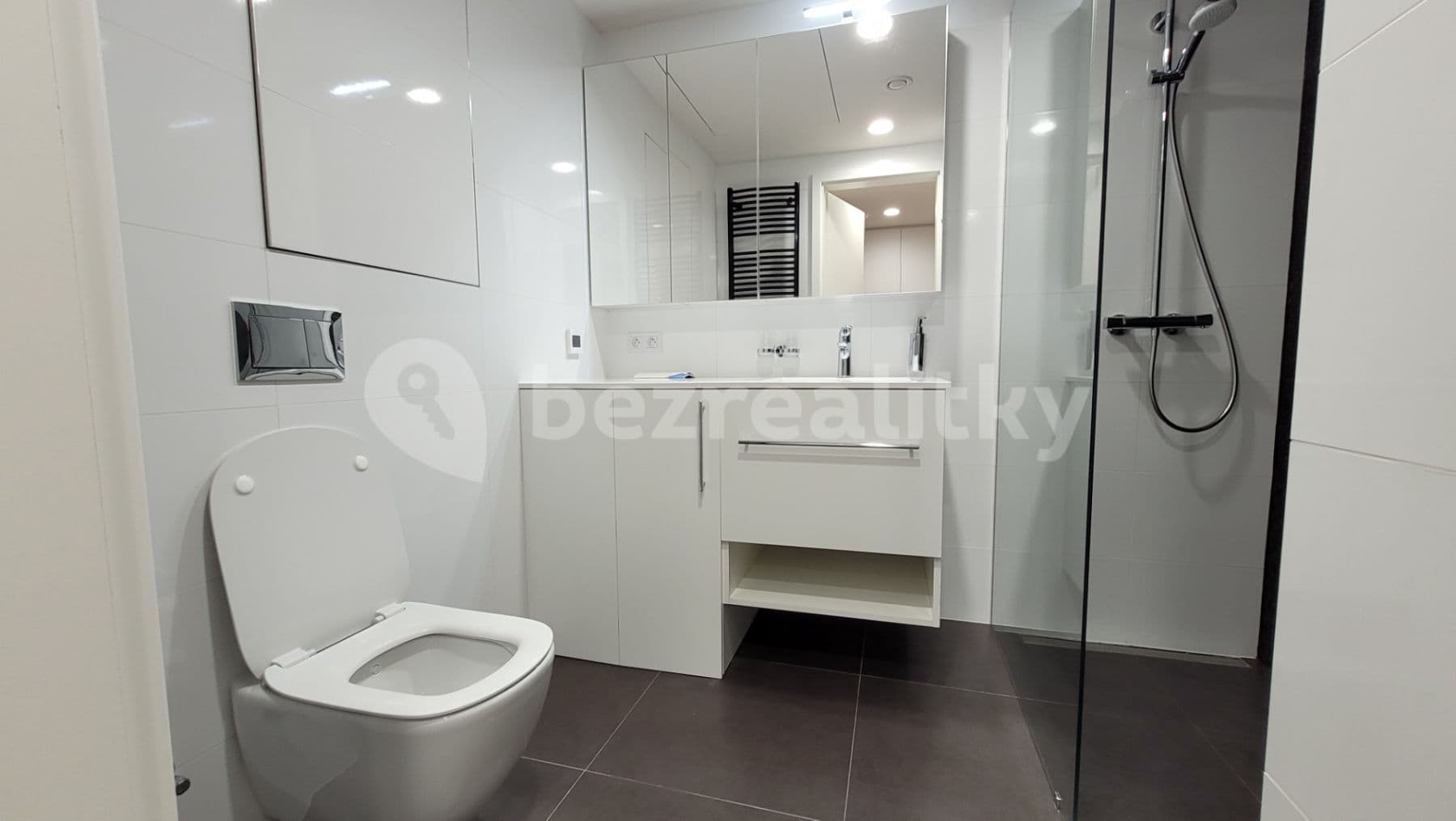 Studio flat to rent, 31 m², Mukařovského, Prague, Prague Studio flat to rent, 31 m², Mukařovského, Prague, Prague