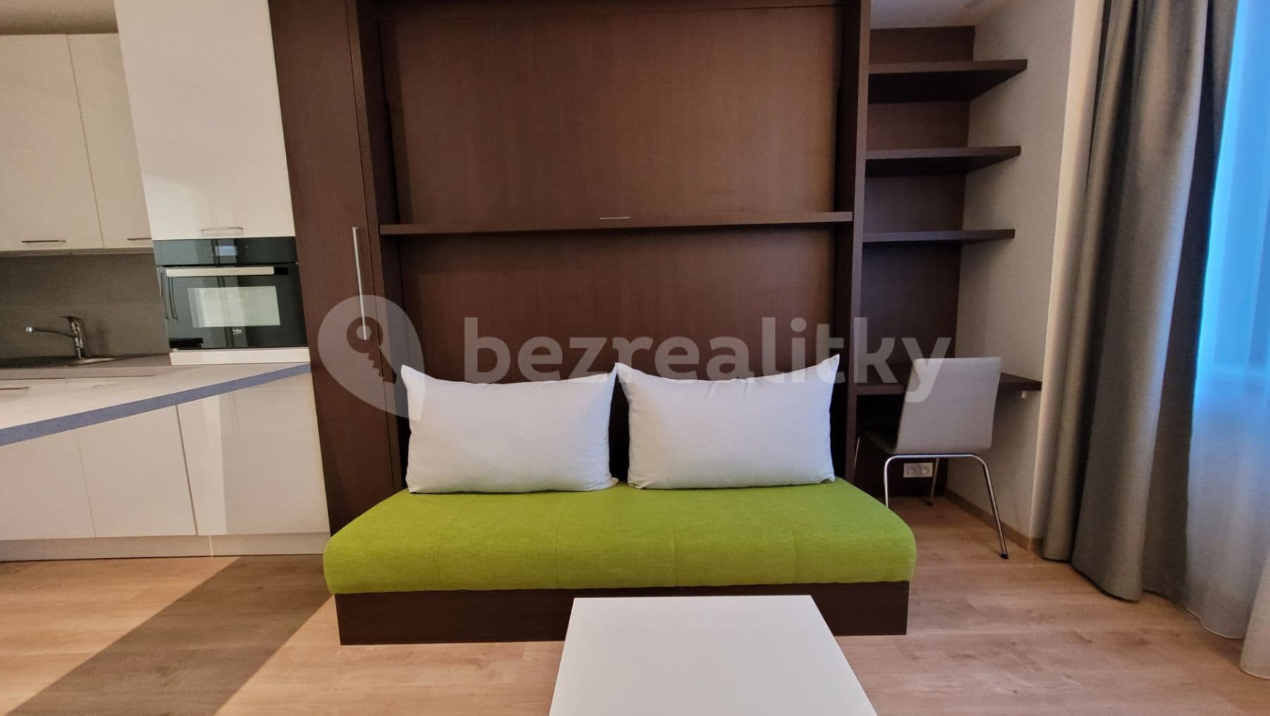 Studio flat to rent, 31 m², Mukařovského, Prague, Prague Studio flat to rent, 31 m², Mukařovského, Prague, Prague