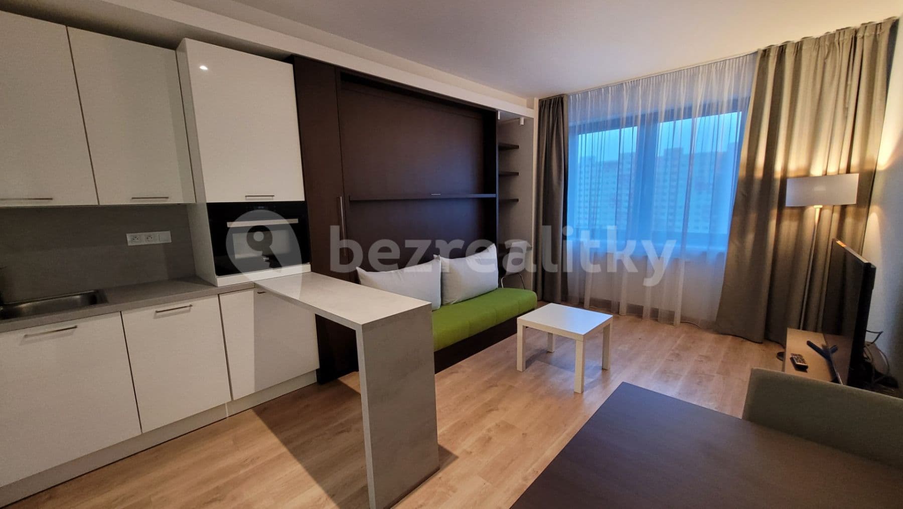 Studio flat to rent, 31 m², Mukařovského, Prague, Prague Studio flat to rent, 31 m², Mukařovského, Prague, Prague