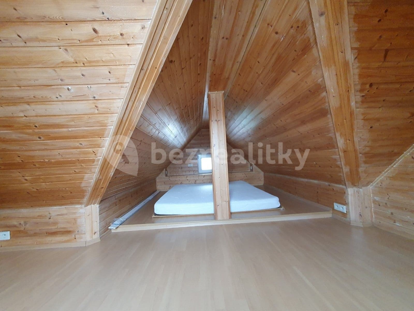 2 bedroom with open-plan kitchen flat to rent, 85 m², U Stojanu, Prague, Prague 2 bedroom with open-plan kitchen flat to rent, 85 m², U Stojanu, Prague, Prague