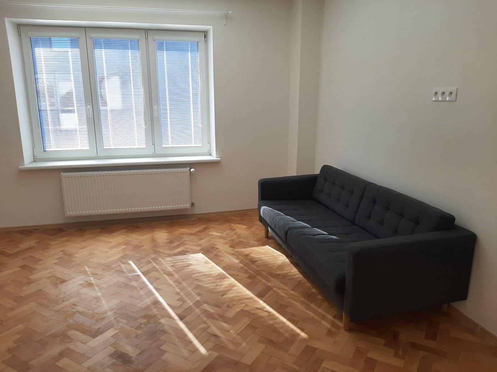 2 bedroom with open-plan kitchen flat to rent, 82 m², U Stojanu, Prague, Prague 2 bedroom with open-plan kitchen flat to rent, 82 m², U Stojanu, Prague, Prague