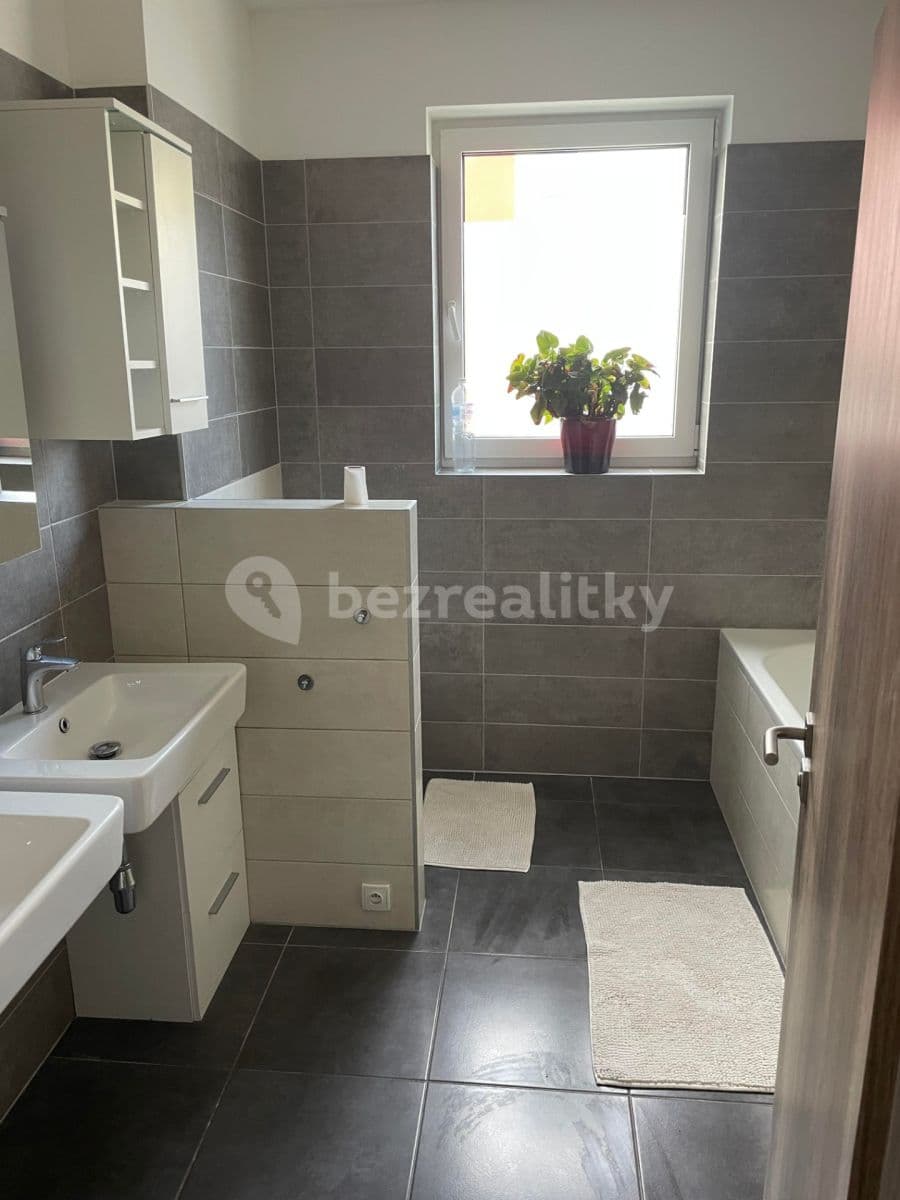 house to rent, 97 m², Tři Vršky, Králův Dvůr, Středočeský Region house to rent, 97 m², Tři Vršky, Králův Dvůr, Středočeský Region