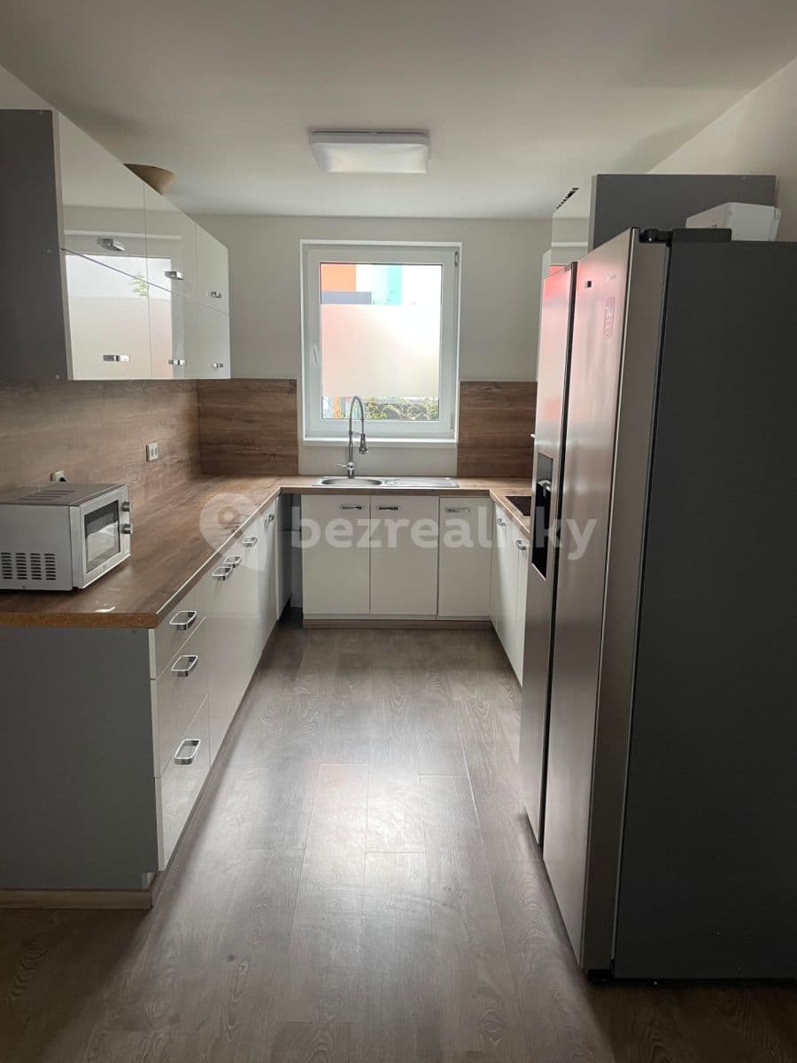 house to rent, 97 m², Tři Vršky, Králův Dvůr, Středočeský Region house to rent, 97 m², Tři Vršky, Králův Dvůr, Středočeský Region