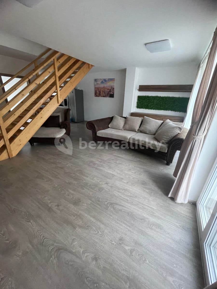 house to rent, 97 m², Tři Vršky, Králův Dvůr, Středočeský Region house to rent, 97 m², Tři Vršky, Králův Dvůr, Středočeský Region