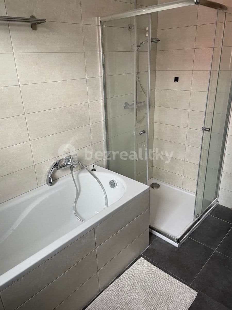 house to rent, 97 m², Tři Vršky, Králův Dvůr, Středočeský Region house to rent, 97 m², Tři Vršky, Králův Dvůr, Středočeský Region