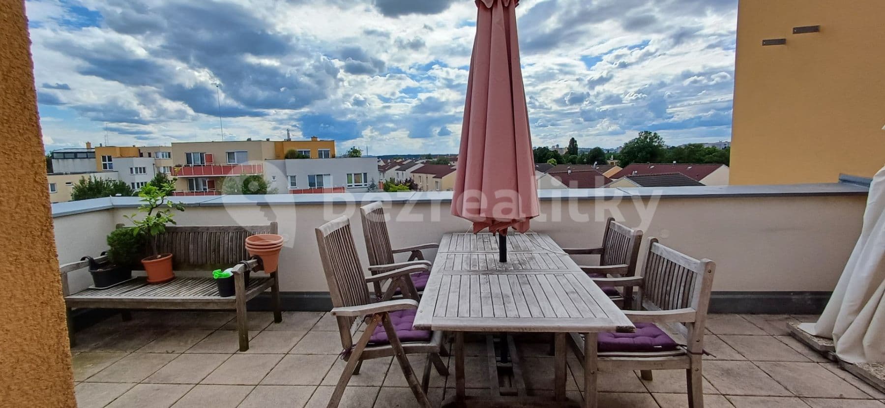 1 bedroom with open-plan kitchen flat to rent, 64 m², Blšanecká, Prague, Prague 1 bedroom with open-plan kitchen flat to rent, 64 m², Blšanecká, Prague, Prague