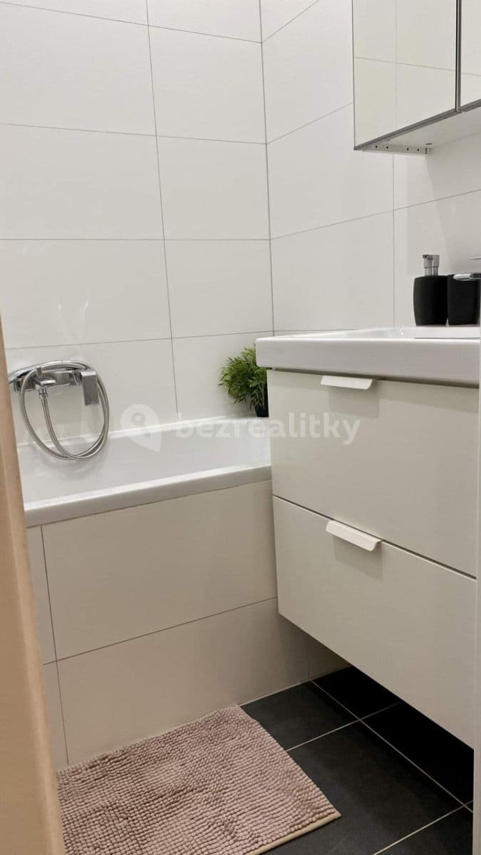 1 bedroom with open-plan kitchen flat to rent, 66 m², Na Královkách, Kuřim, Jihomoravský Region 1 bedroom with open-plan kitchen flat to rent, 66 m², Na Královkách, Kuřim, Jihomoravský Region