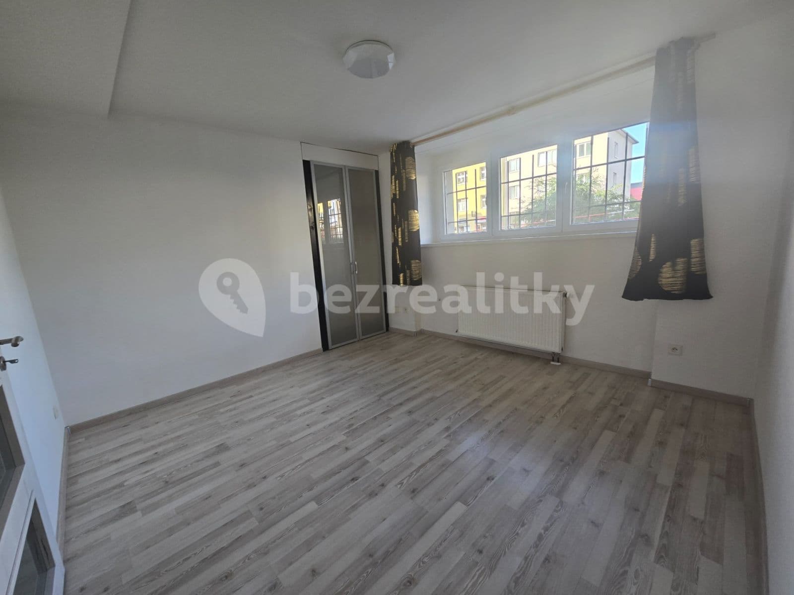 3 bedroom flat to rent, 82 m², Michelská, Prague, Prague 3 bedroom flat to rent, 82 m², Michelská, Prague, Prague