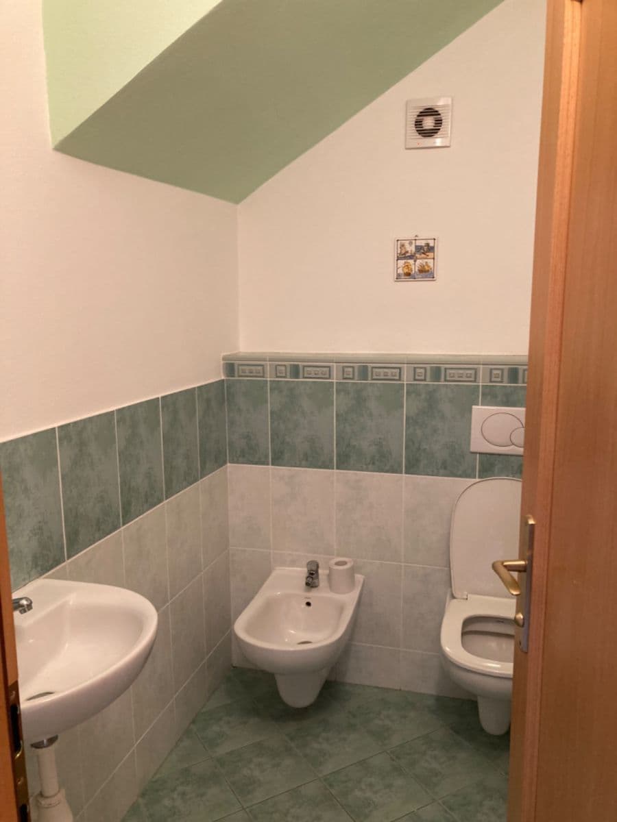 house for sale, 200 m², Kvetinová, Banská Bystrica, Banskobystrický Region house for sale, 200 m², Kvetinová, Banská Bystrica, Banskobystrický Region