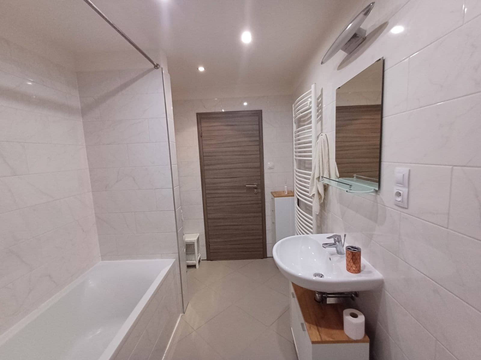 1 bedroom with open-plan kitchen flat to rent, 63 m², V Háji, Prague, Prague 1 bedroom with open-plan kitchen flat to rent, 63 m², V Háji, Prague, Prague