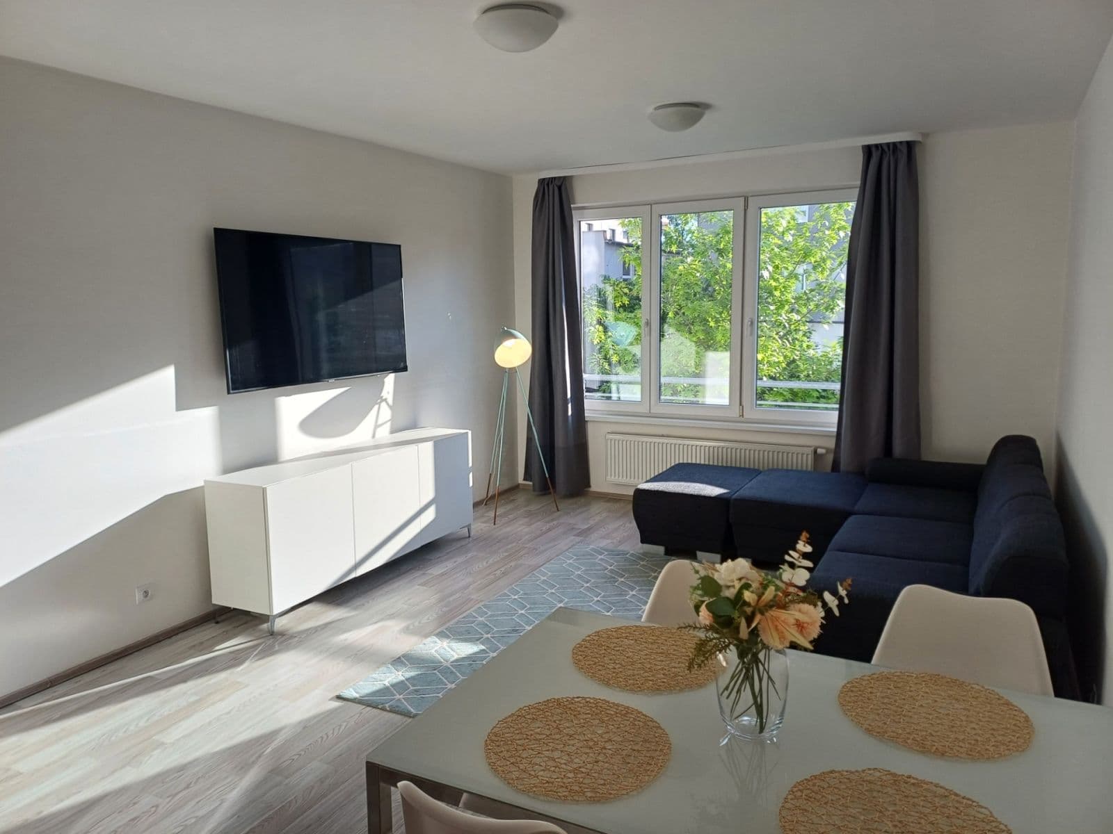 1 bedroom with open-plan kitchen flat to rent, 63 m², V Háji, Prague, Prague 1 bedroom with open-plan kitchen flat to rent, 63 m², V Háji, Prague, Prague