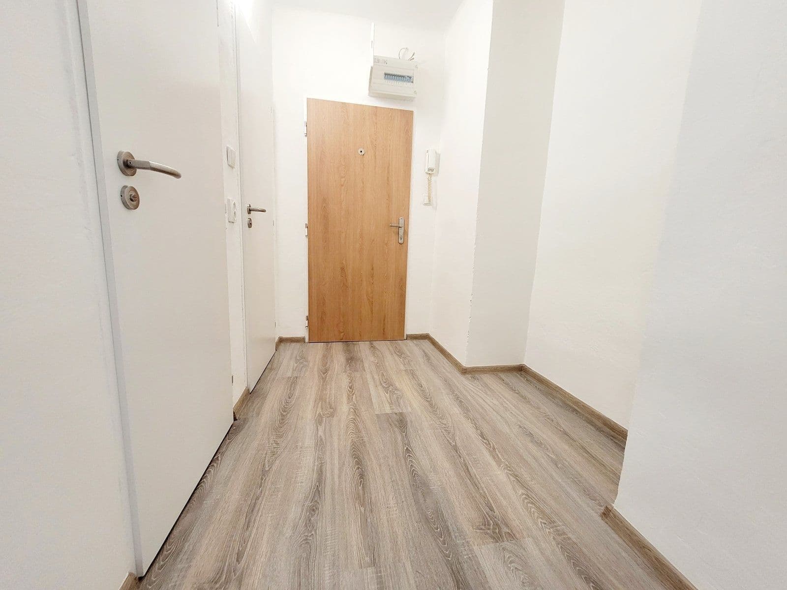 Studio flat to rent, 24 m², Hlavní třída, Havířov, Moravskoslezský Region Studio flat to rent, 24 m², Hlavní třída, Havířov, Moravskoslezský Region