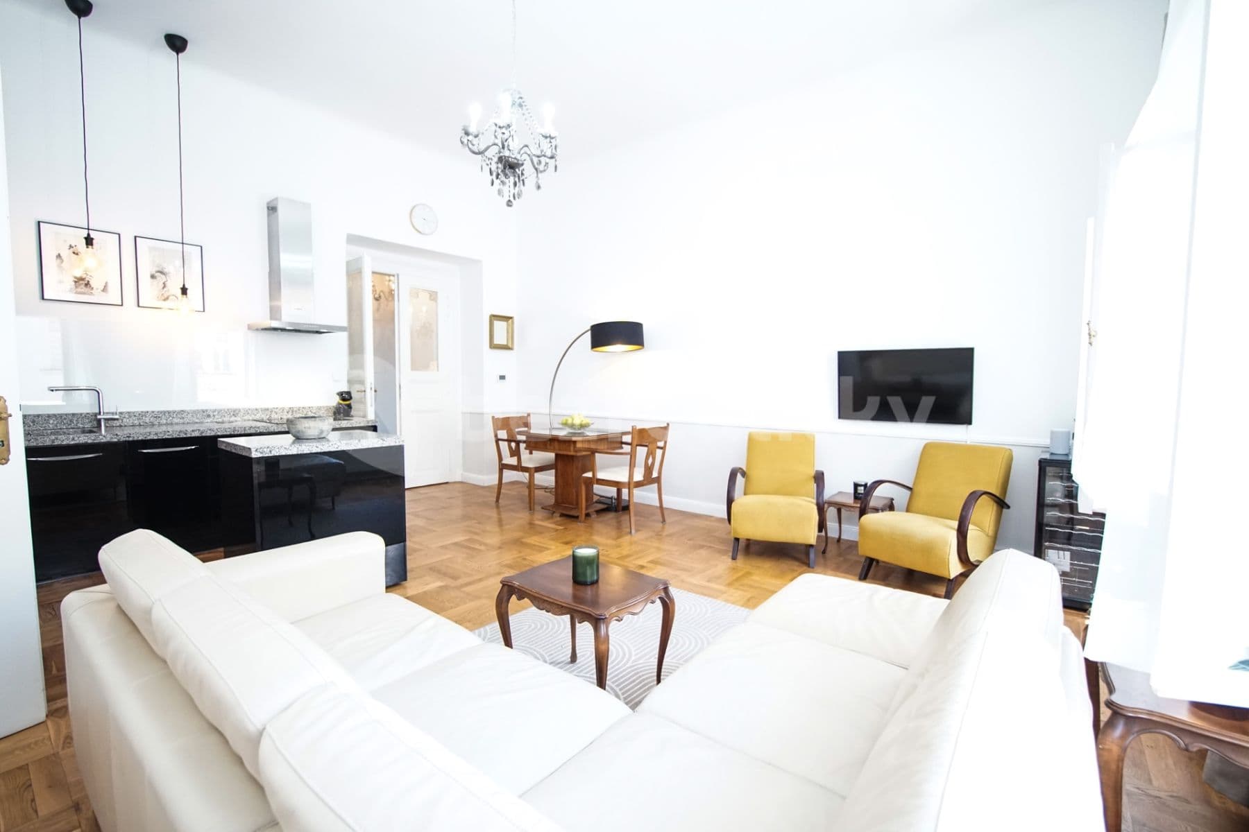 3 bedroom with open-plan kitchen flat to rent, 97 m², Korunní, Prague, Prague 3 bedroom with open-plan kitchen flat to rent, 97 m², Korunní, Prague, Prague