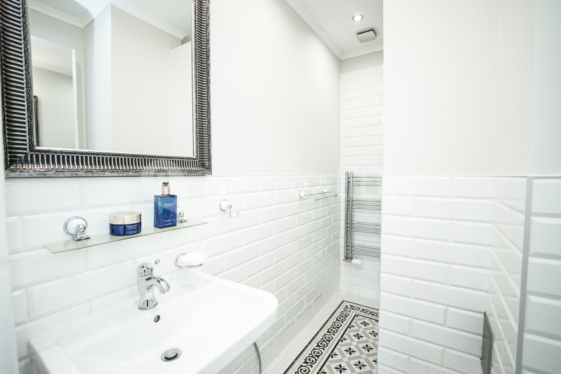 3 bedroom with open-plan kitchen flat to rent, 97 m², Korunní, Prague, Prague 3 bedroom with open-plan kitchen flat to rent, 97 m², Korunní, Prague, Prague