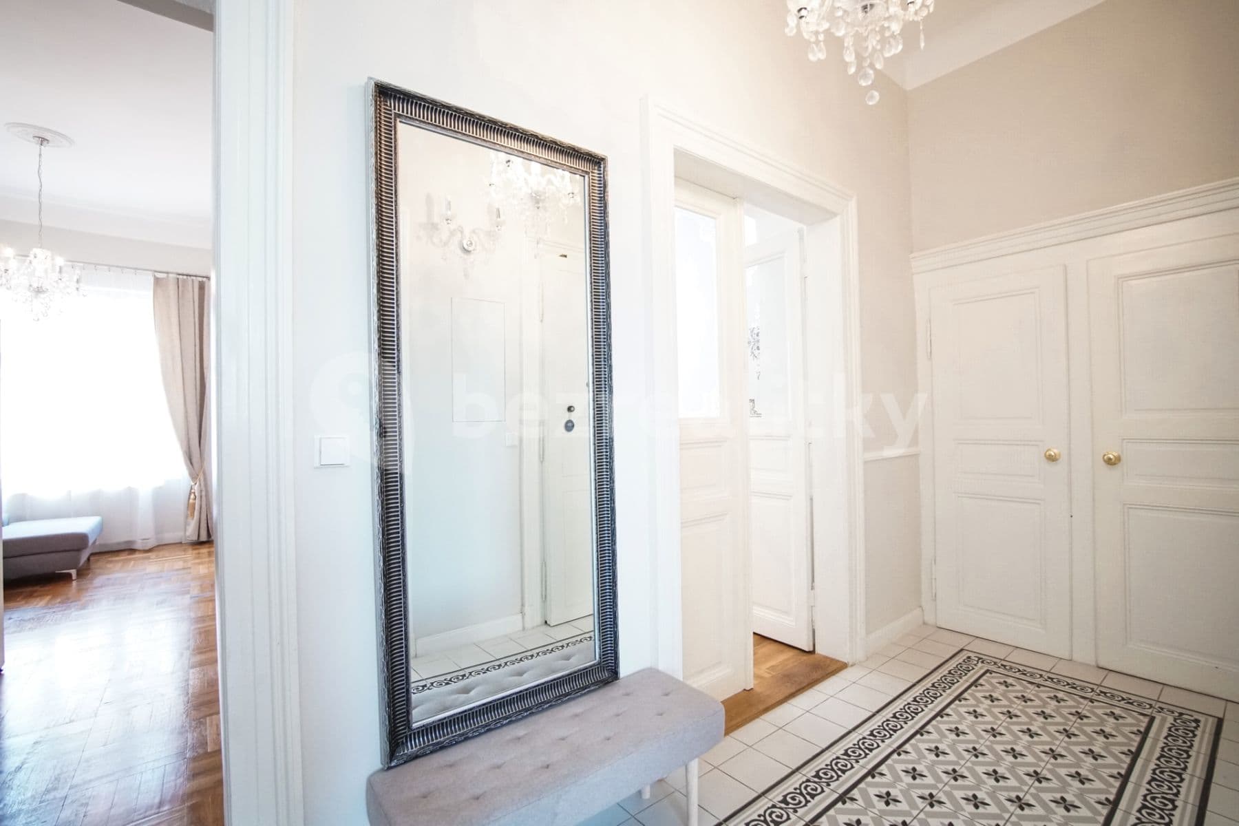 3 bedroom with open-plan kitchen flat to rent, 97 m², Korunní, Prague, Prague 3 bedroom with open-plan kitchen flat to rent, 97 m², Korunní, Prague, Prague