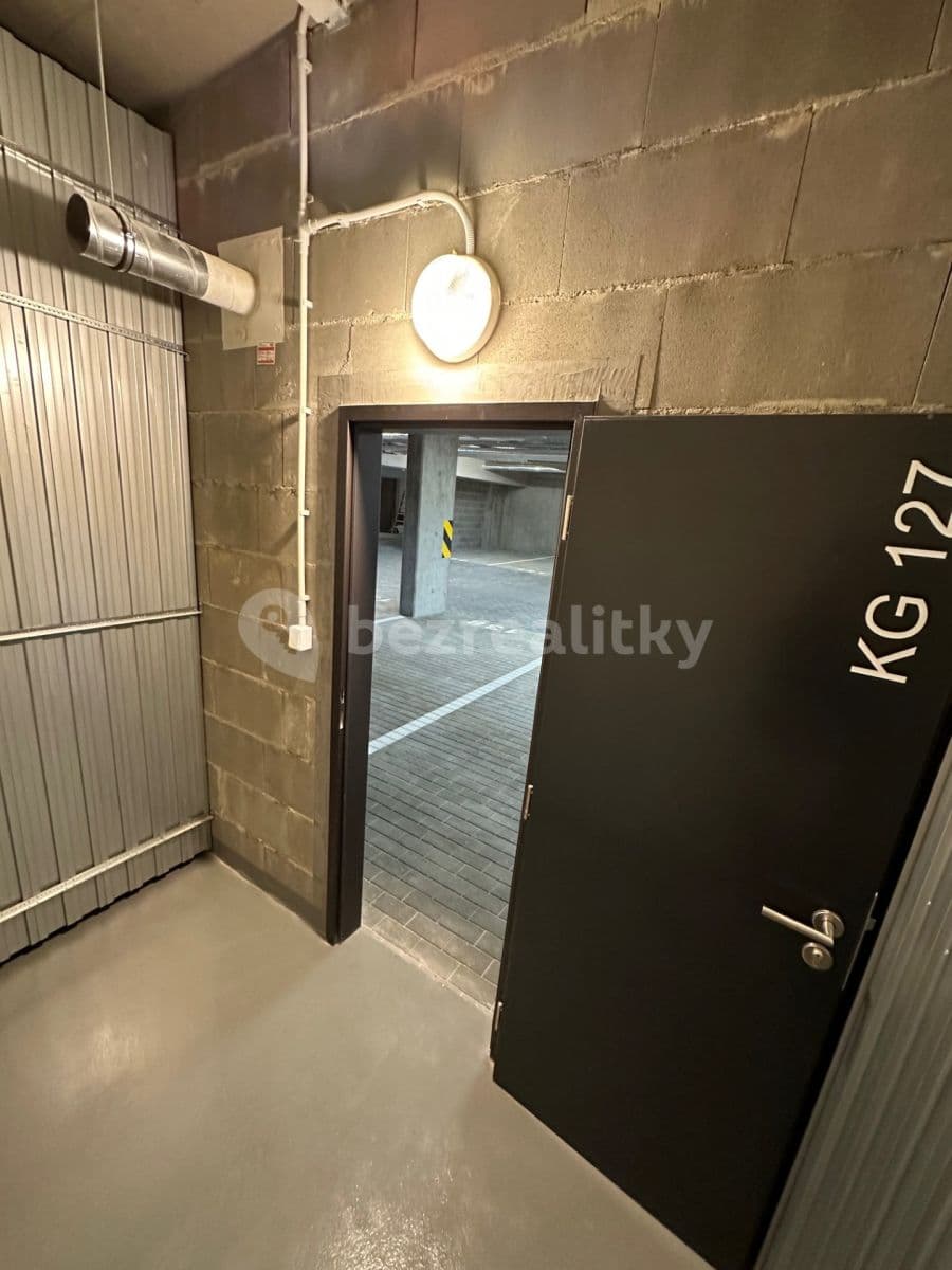 3 bedroom with open-plan kitchen flat to rent, 130 m², Stočesova, Prague, Prague 3 bedroom with open-plan kitchen flat to rent, 130 m², Stočesova, Prague, Prague