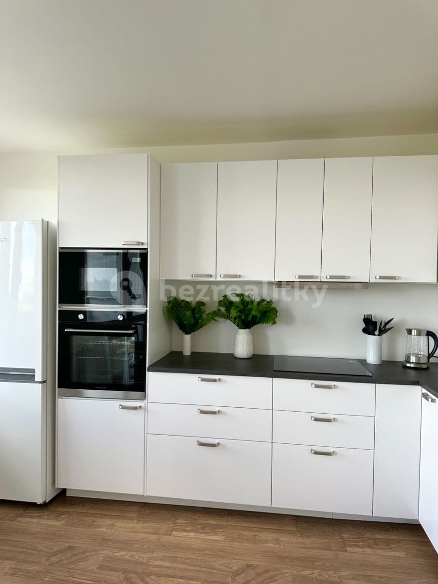 2 bedroom with open-plan kitchen flat to rent, 73 m², Zárybská, Prague, Prague 2 bedroom with open-plan kitchen flat to rent, 73 m², Zárybská, Prague, Prague