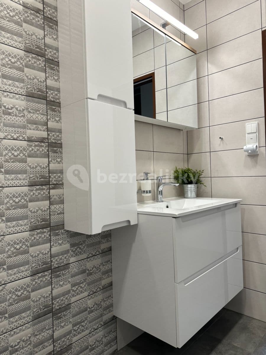 2 bedroom with open-plan kitchen flat to rent, 73 m², Zárybská, Prague, Prague 2 bedroom with open-plan kitchen flat to rent, 73 m², Zárybská, Prague, Prague