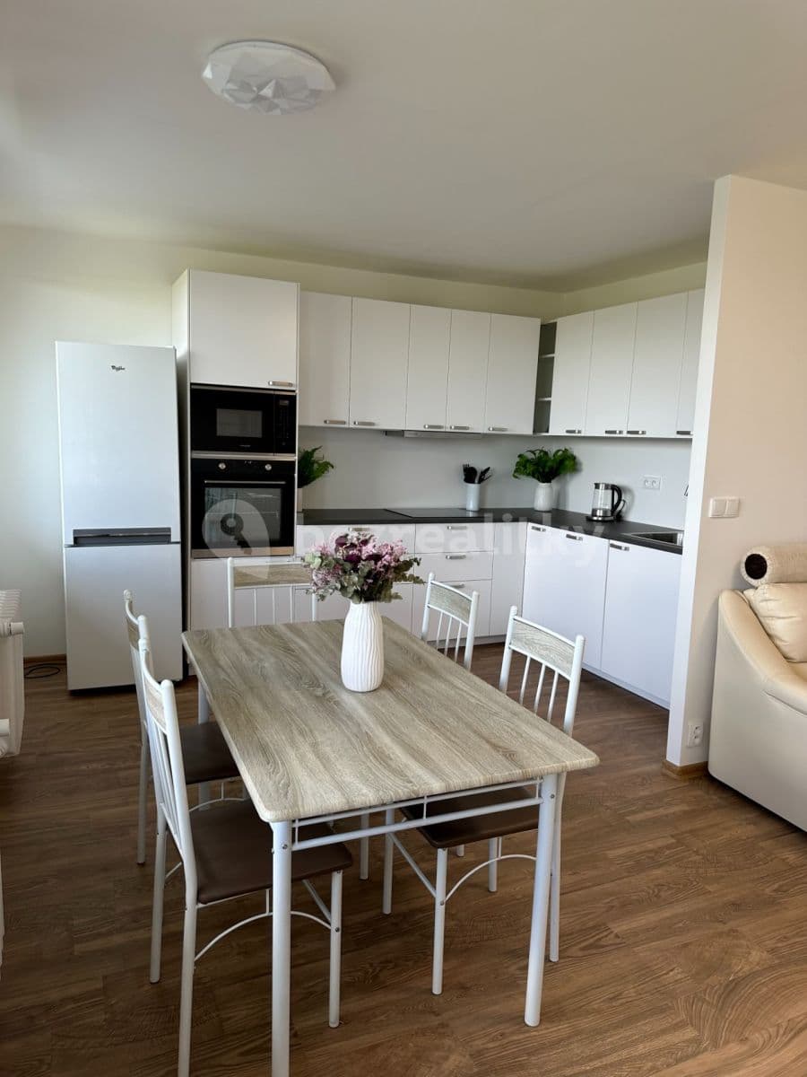 2 bedroom with open-plan kitchen flat to rent, 73 m², Zárybská, Prague, Prague 2 bedroom with open-plan kitchen flat to rent, 73 m², Zárybská, Prague, Prague