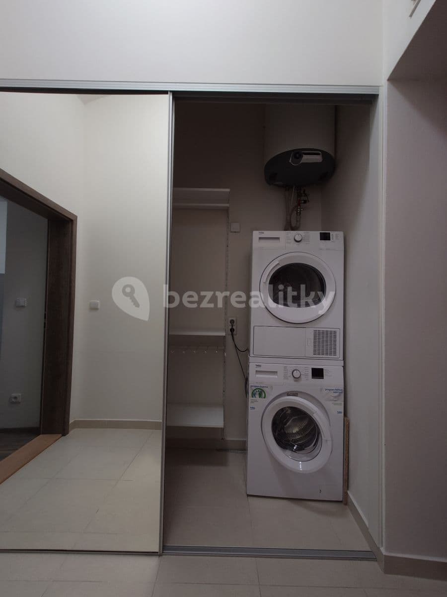 Small studio flat to rent, 28 m², Erbenova, Prague, Prague Small studio flat to rent, 28 m², Erbenova, Prague, Prague