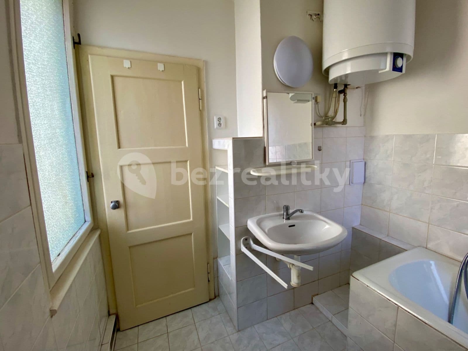 1 bedroom flat to rent, 39 m², Viklefova, Prague, Prague 1 bedroom flat to rent, 39 m², Viklefova, Prague, Prague