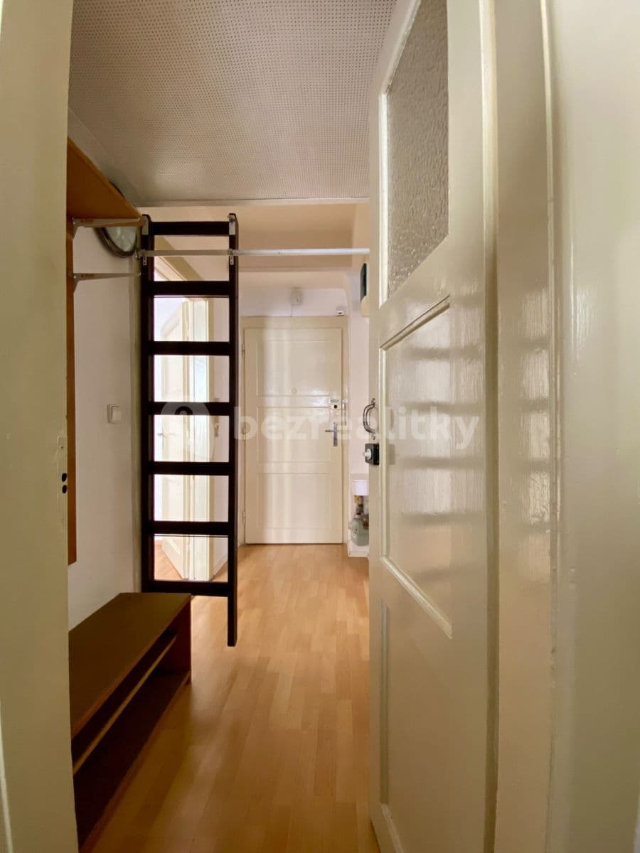 1 bedroom flat to rent, 39 m², Viklefova, Prague, Prague 1 bedroom flat to rent, 39 m², Viklefova, Prague, Prague