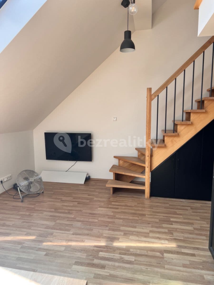 2 bedroom with open-plan kitchen flat to rent, 70 m², 28. pluku, Prague, Prague 2 bedroom with open-plan kitchen flat to rent, 70 m², 28. pluku, Prague, Prague