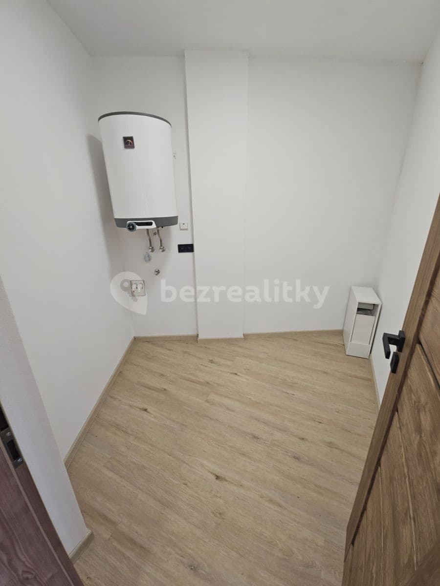 1 bedroom with open-plan kitchen flat to rent, 55 m², Jilemnického, Olomouc, Olomoucký Region 1 bedroom with open-plan kitchen flat to rent, 55 m², Jilemnického, Olomouc, Olomoucký Region