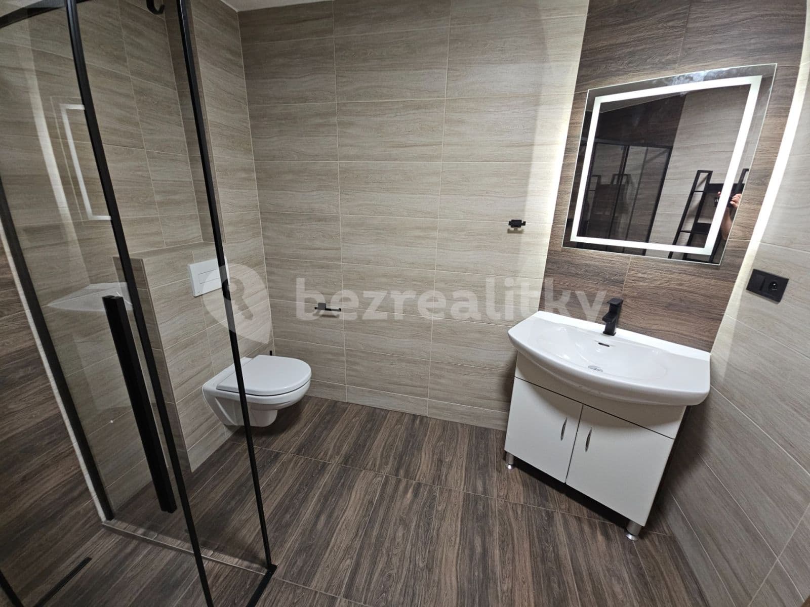 1 bedroom with open-plan kitchen flat to rent, 55 m², Jilemnického, Olomouc, Olomoucký Region 1 bedroom with open-plan kitchen flat to rent, 55 m², Jilemnického, Olomouc, Olomoucký Region