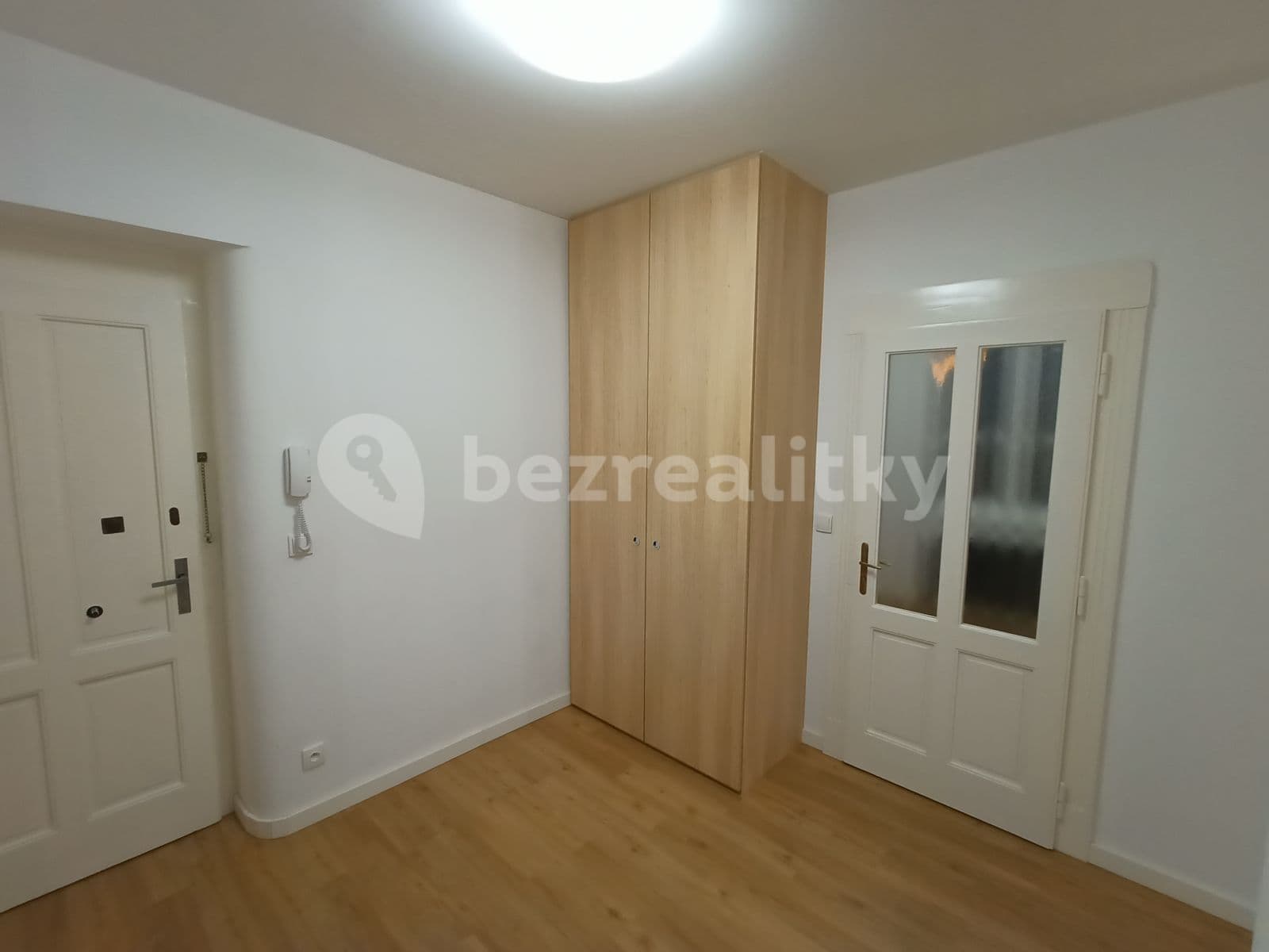 1 bedroom with open-plan kitchen flat to rent, 50 m², U Nikolajky, Prague, Prague 1 bedroom with open-plan kitchen flat to rent, 50 m², U Nikolajky, Prague, Prague