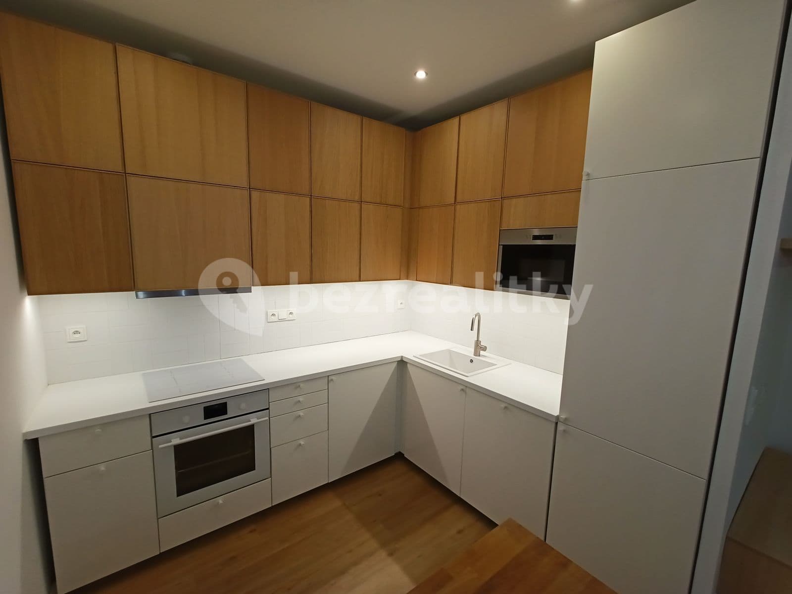 1 bedroom with open-plan kitchen flat to rent, 50 m², U Nikolajky, Prague, Prague 1 bedroom with open-plan kitchen flat to rent, 50 m², U Nikolajky, Prague, Prague