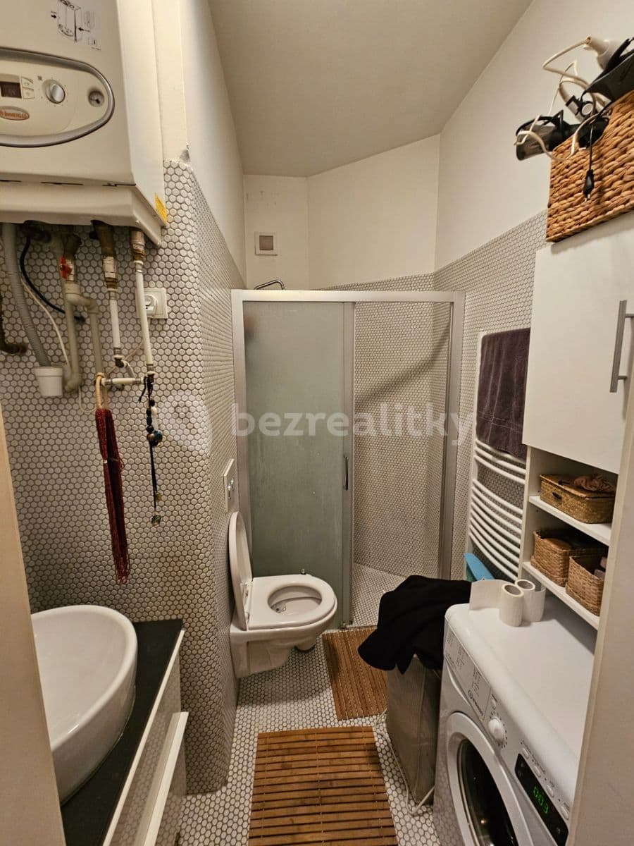 Studio flat to rent, 37 m², Peckova, Prague, Prague Studio flat to rent, 37 m², Peckova, Prague, Prague
