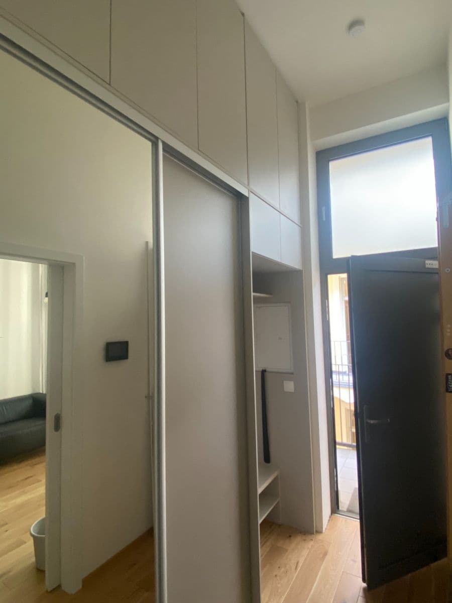 Studio flat to rent, 39 m², Na Valentince, Prague, Prague Studio flat to rent, 39 m², Na Valentince, Prague, Prague