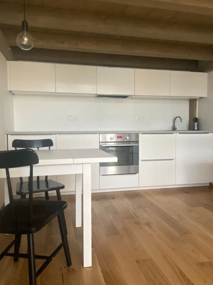 Studio flat to rent, 39 m², Na Valentince, Prague, Prague Studio flat to rent, 39 m², Na Valentince, Prague, Prague