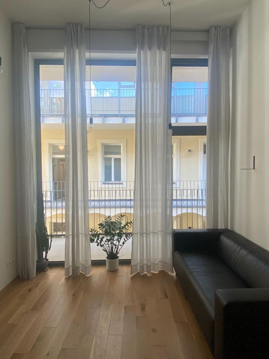 Studio flat to rent, 39 m², Na Valentince, Prague, Prague Studio flat to rent, 39 m², Na Valentince, Prague, Prague