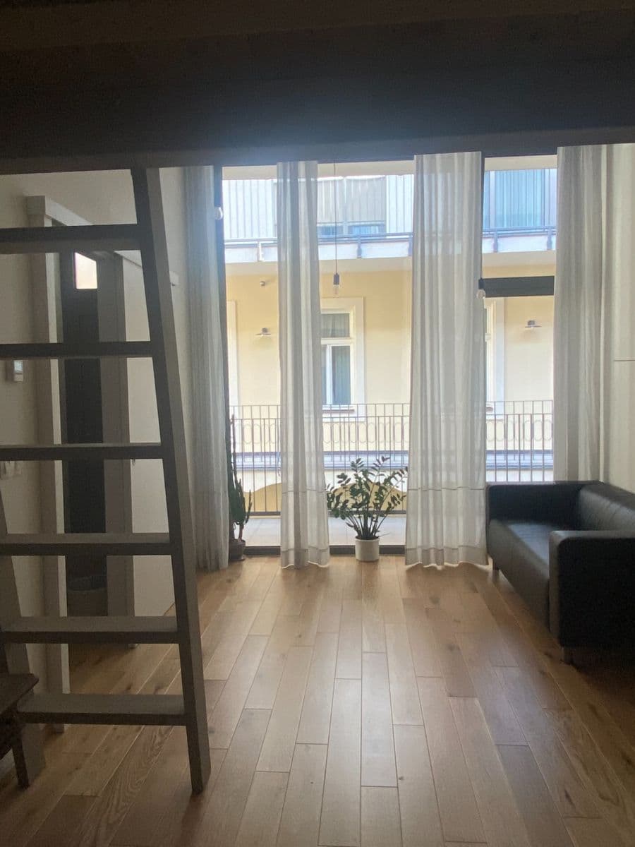 Studio flat to rent, 39 m², Na Valentince, Prague, Prague Studio flat to rent, 39 m², Na Valentince, Prague, Prague
