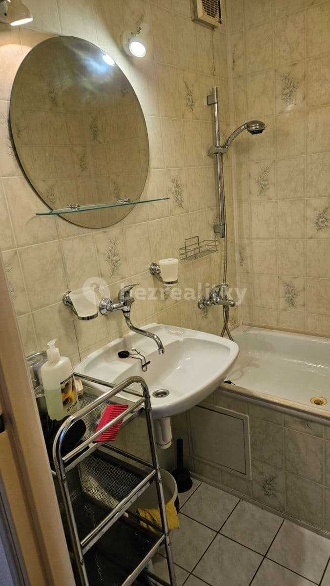 Studio flat to rent, 31 m², Na Vrších, Prague, Prague Studio flat to rent, 31 m², Na Vrších, Prague, Prague