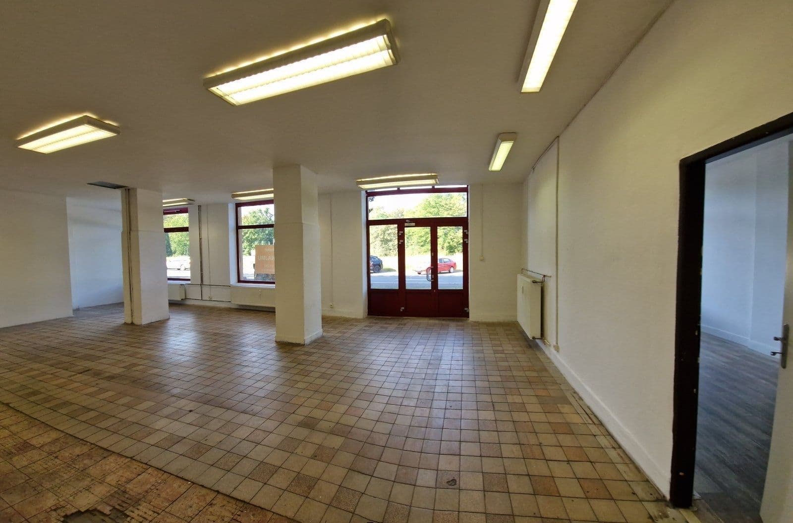 non-residential property to rent, 181 m², Na Nábřeží, Havířov, Moravskoslezský Region non-residential property to rent, 181 m², Na Nábřeží, Havířov, Moravskoslezský Region