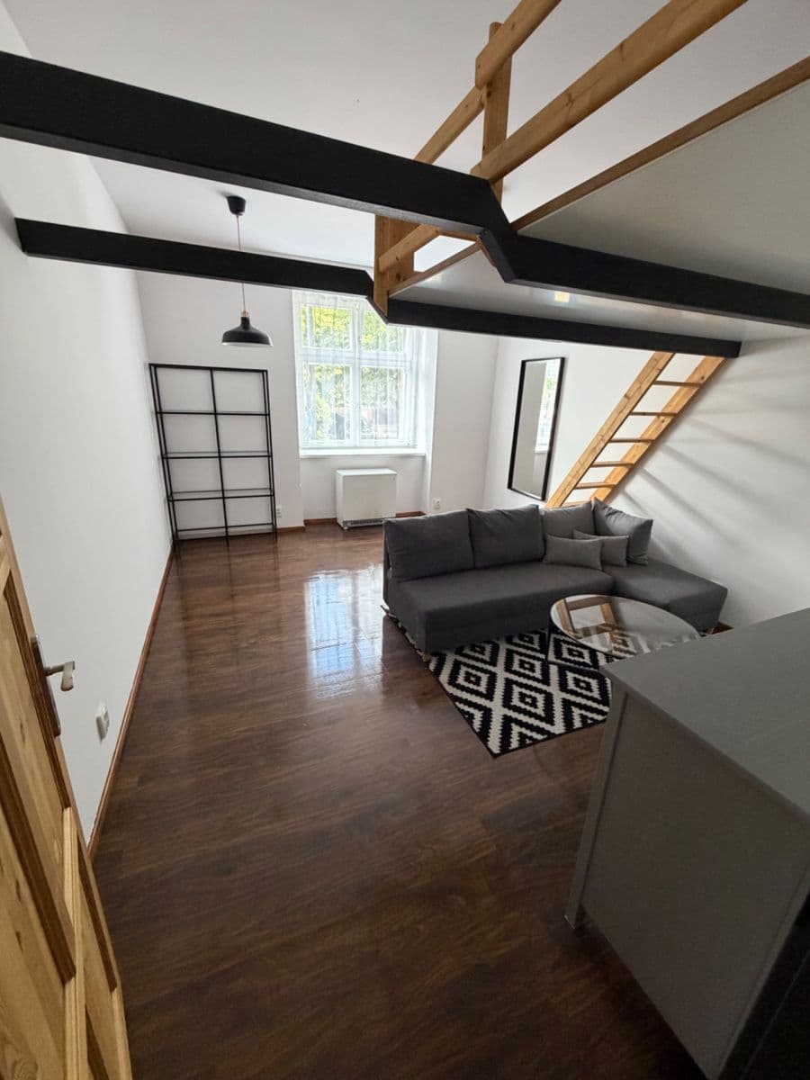 Studio flat to rent, 28 m², Ruská, Prague, Prague Studio flat to rent, 28 m², Ruská, Prague, Prague