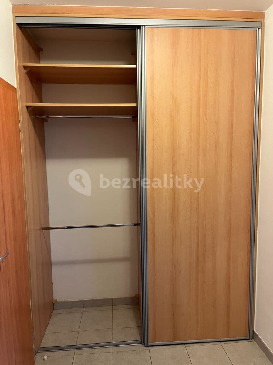 1 bedroom with open-plan kitchen flat to rent, 63 m², Měšická, Prague, Prague 1 bedroom with open-plan kitchen flat to rent, 63 m², Měšická, Prague, Prague