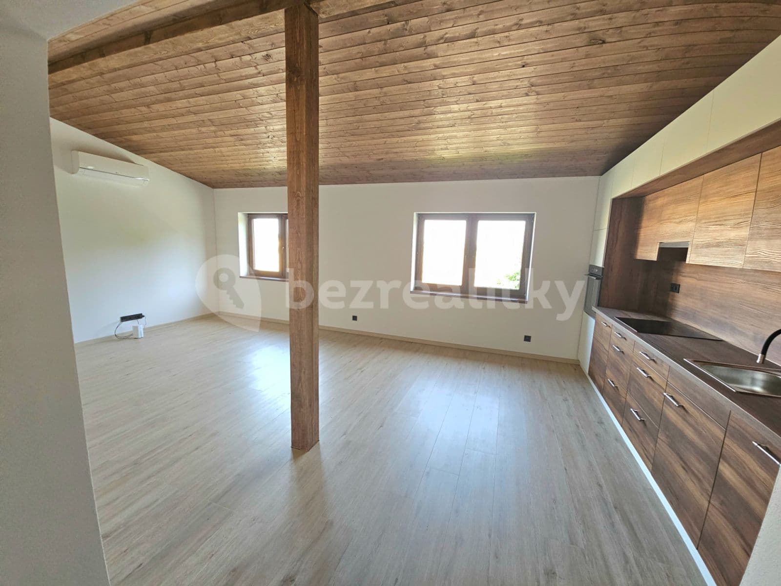 2 bedroom with open-plan kitchen flat to rent, 75 m², Kolmá, Olomouc, Olomoucký Region 2 bedroom with open-plan kitchen flat to rent, 75 m², Kolmá, Olomouc, Olomoucký Region